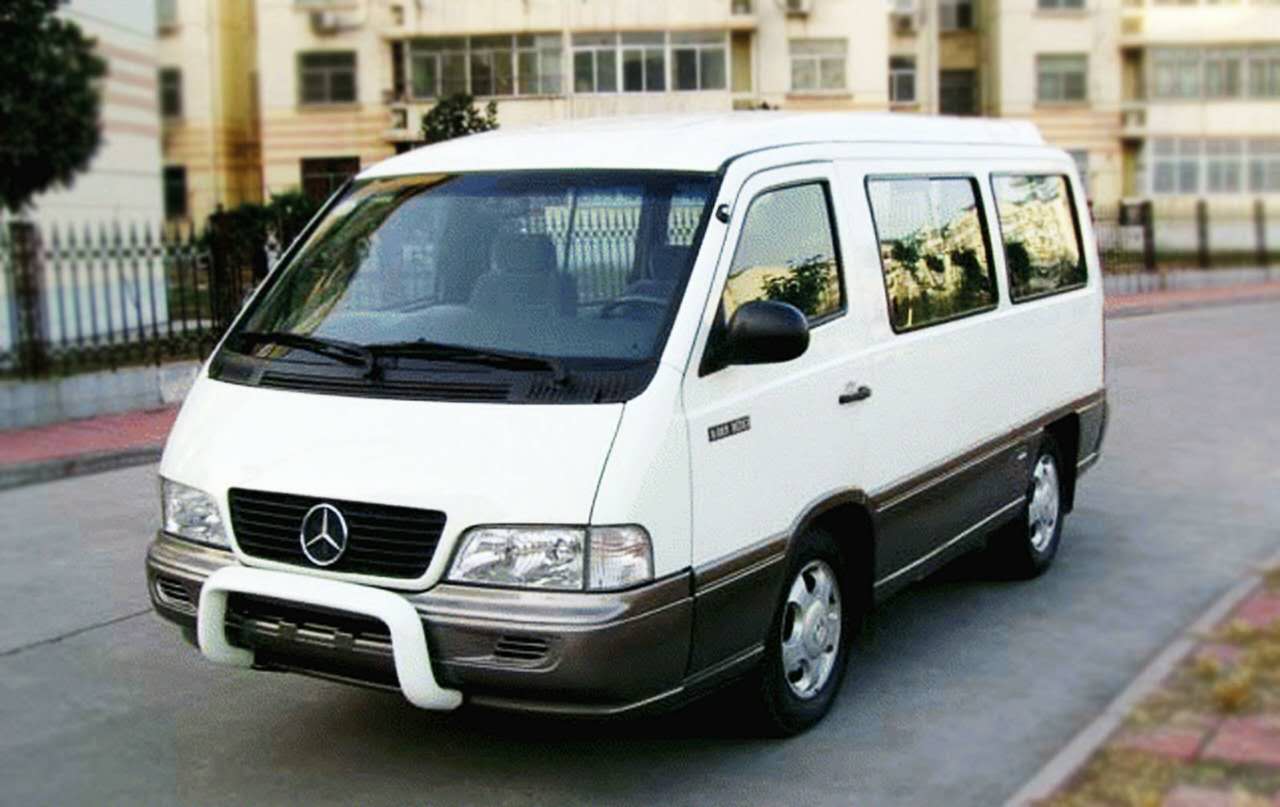 15座奔馳商務(wù)車(chē)